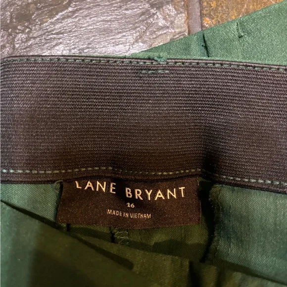 size 16 green 4-season slim fit capris-Lane Bryant -mid rise - Picture 2 of 2